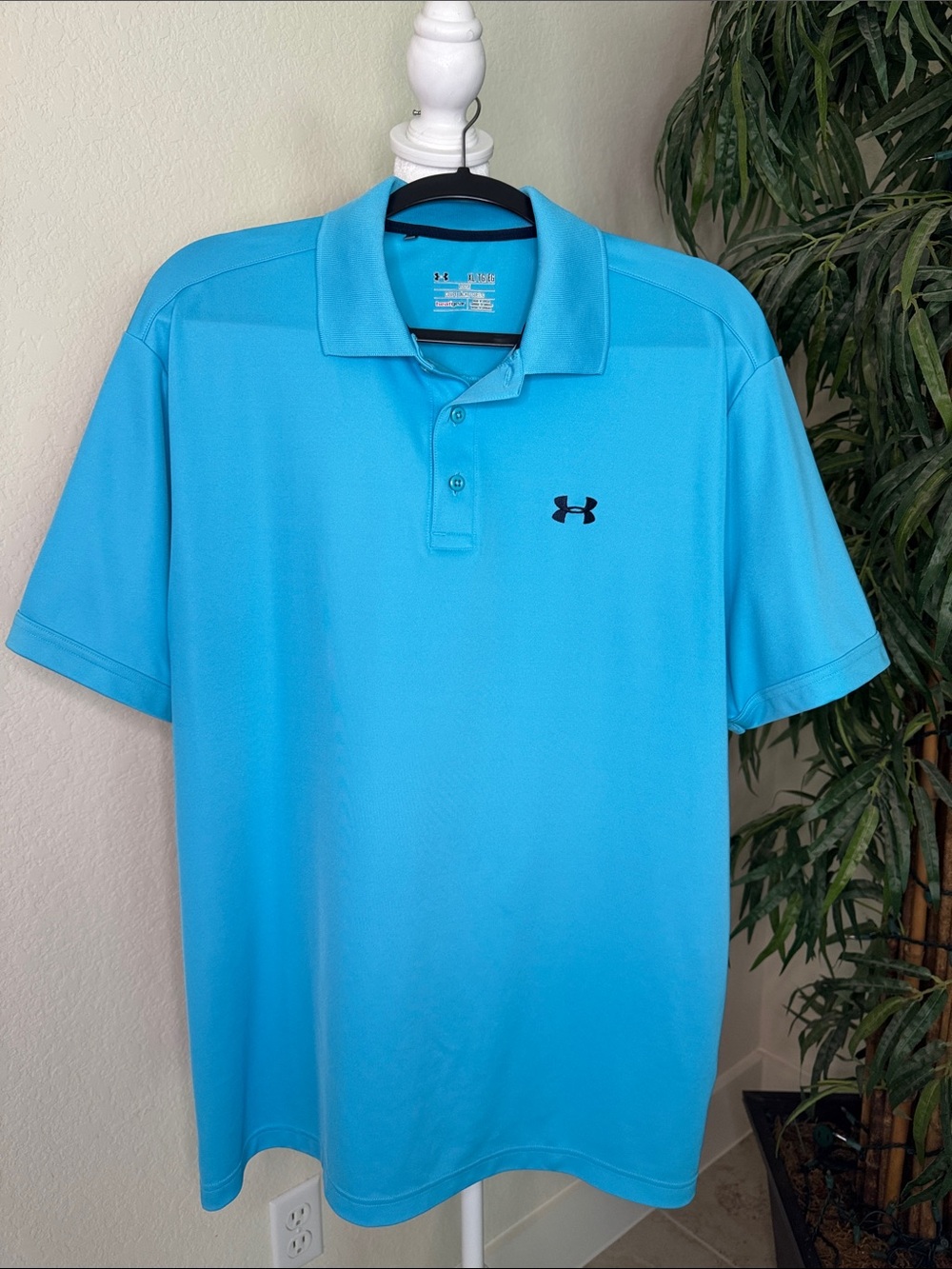 Under Armour Short Sleeve Turquoise Blue Polo with Black Logo - Men's XL
